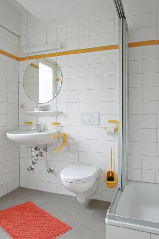 Nell-Breuning-Hotel Herzogenrath Buitenkant foto
